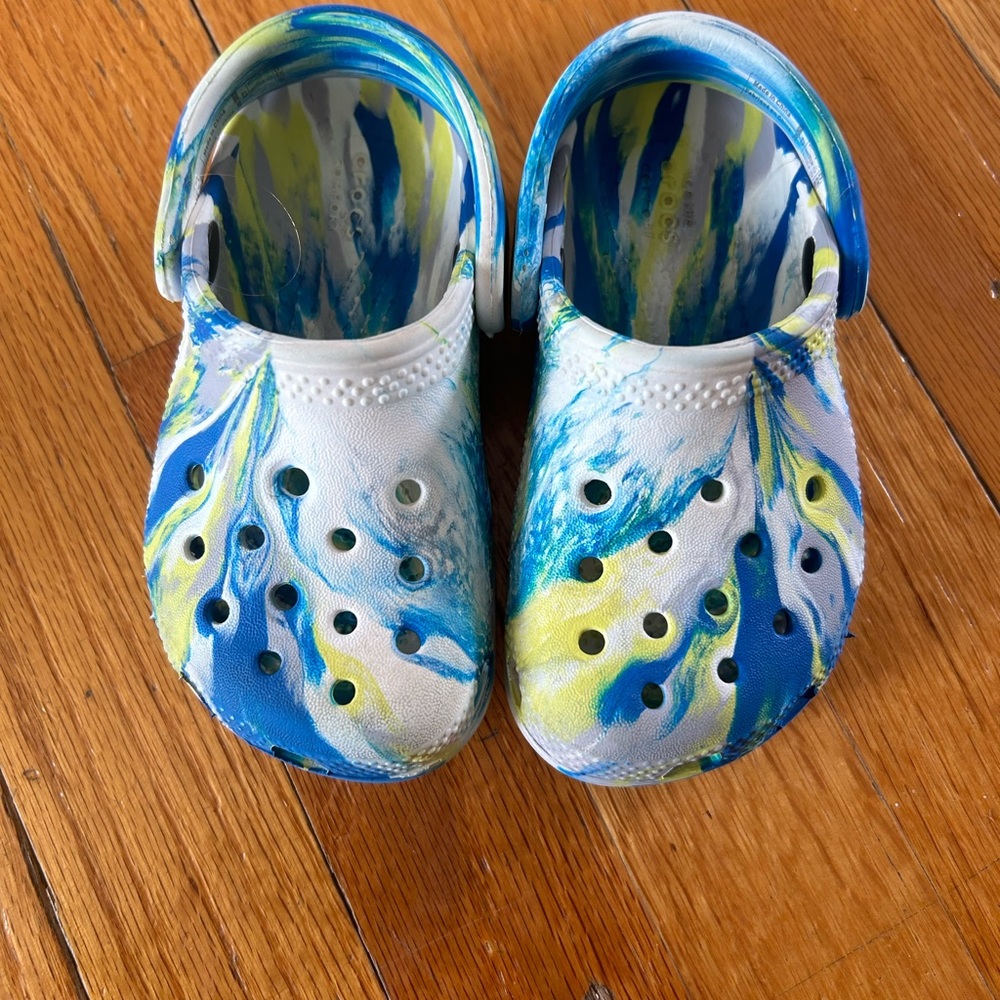 Crocs toddler size 7